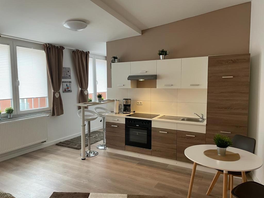 Appartement Sunset - Du, Deine Truppe Und Eine Einzigartige Stadt - *